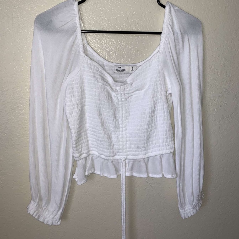 White long sleeve crop top